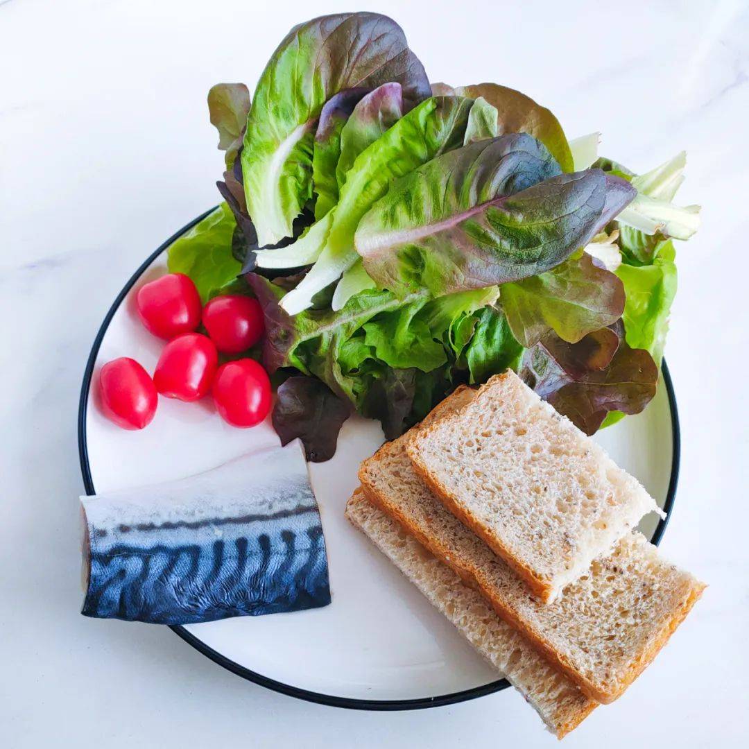原创
健康减肥晚餐怎么吃?一周快手带量食谱示范
一、口味清淡二、能量适宜三、主食粗细搭配,蔬菜和蛋白充足