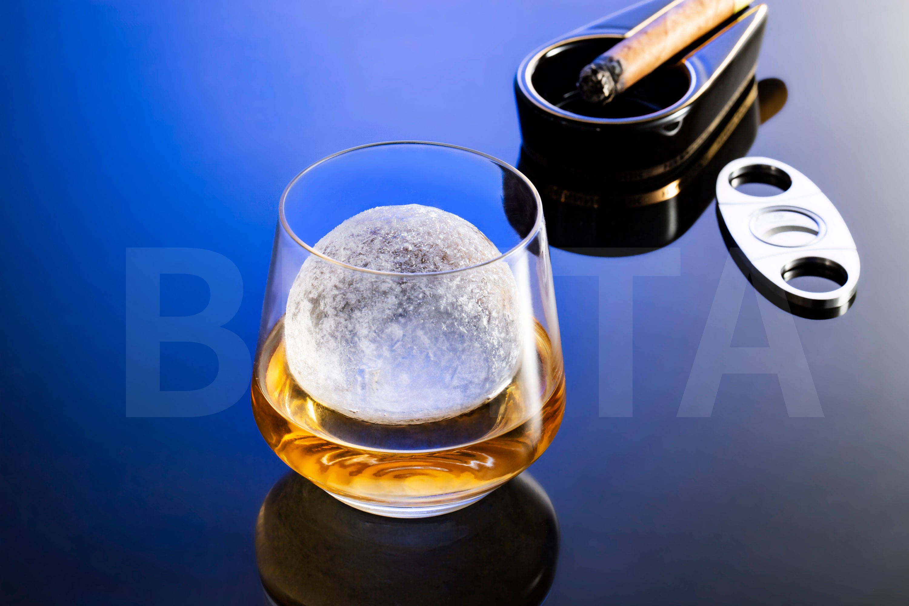 威士忌加冰太low这个冰球才是威士忌的灵魂ok