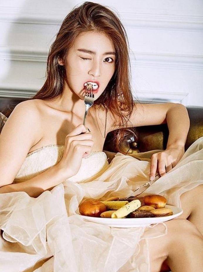 还记得微微一笑的孟逸然吗现在已经完美逆袭美到不敢认