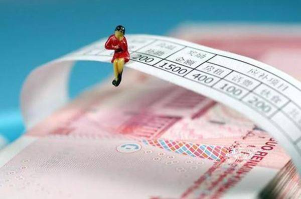 面试新公司时，hr会问上家公司薪资并要求看银行流水，什么意思？