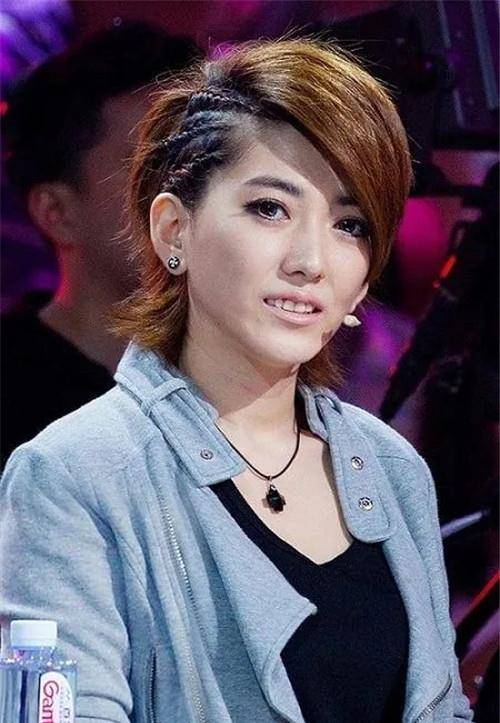 原创曾经超女第三名出道13年没红过今30多岁成选秀回锅肉