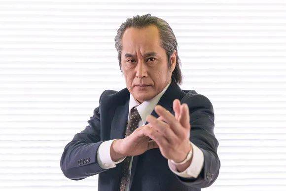 原创假面骑士二叔虽老依然帅气永德叔也爱吃青椒炒肉