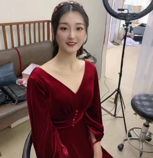 原创大衣哥儿媳太孝顺陈亚男主动帮婆婆打扫卫生媳妇比闺女强太多