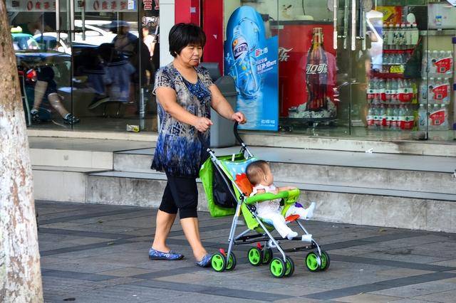 为何不提倡奶奶带孩子，奶奶带大的孩子，有几个方面会差人一大截