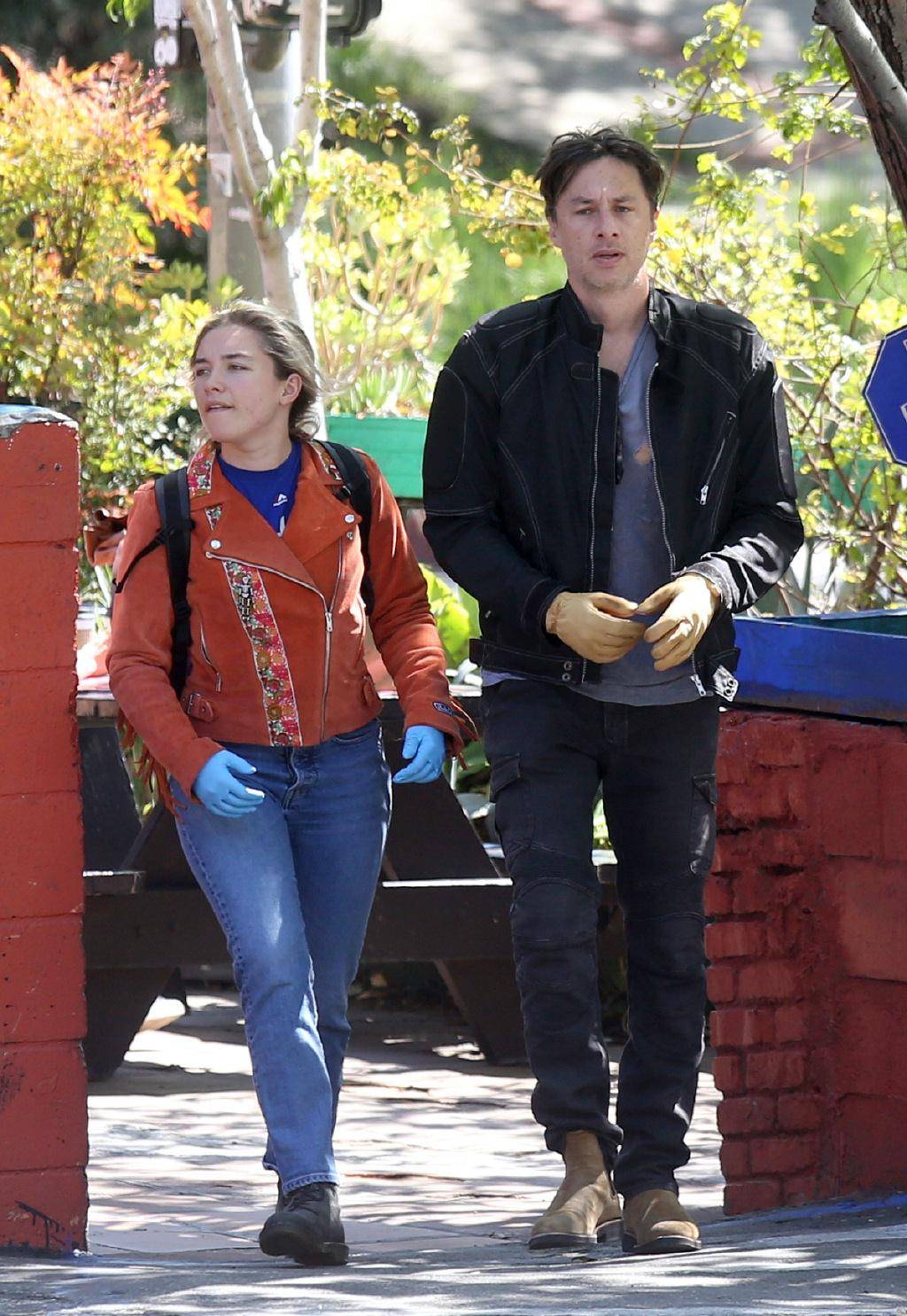 而这次佛罗伦斯·珀和男友扎克·布拉夫一起出门,是准备去超市采购