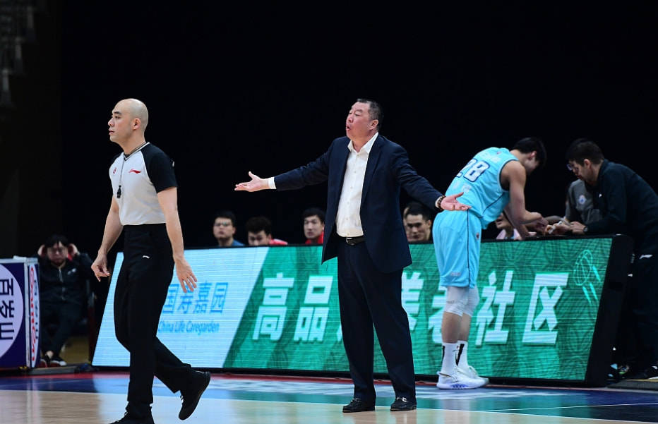 原创吴庆龙官宣离任青岛队突然换掉主帅只因辽宁要收回