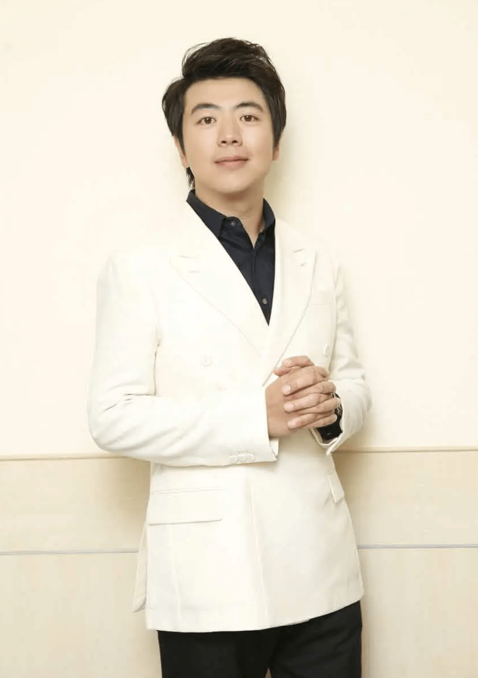 和巩新亮相恋4年分手,转身娶了吉娜的郎朗,也曾有苦难言?_郎国_钢琴_