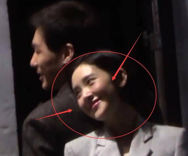 和白宇拍摄定妆照无滤镜美颜下唐艺昕产后状态真实的