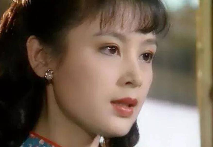 在我们内地的演艺界也出现了很多一流美女,现在她们已经成为母亲的人