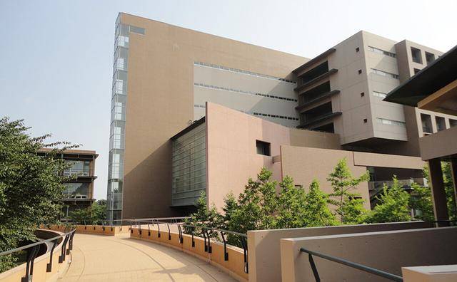 日本留学院校丨独树一帜的单科国立大学:东京外国语大学
