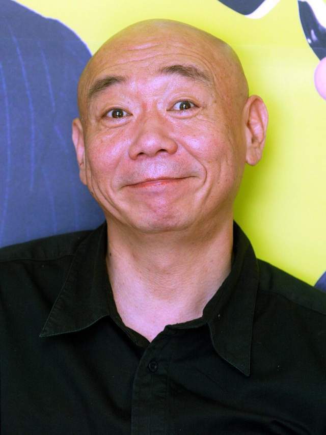 原创群星参加顾宝明追思会金士杰泪崩被人搀扶离场刘德华含泪回忆