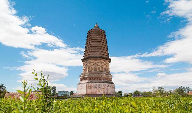 赤峰大明塔:我国第一大塔,第三高塔_辽中_古塔_菩萨
