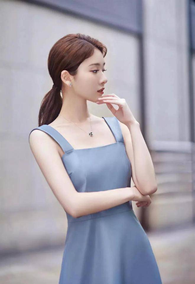 原创95后山西美少女王子璇高清写真美图让人心动的甜美女孩