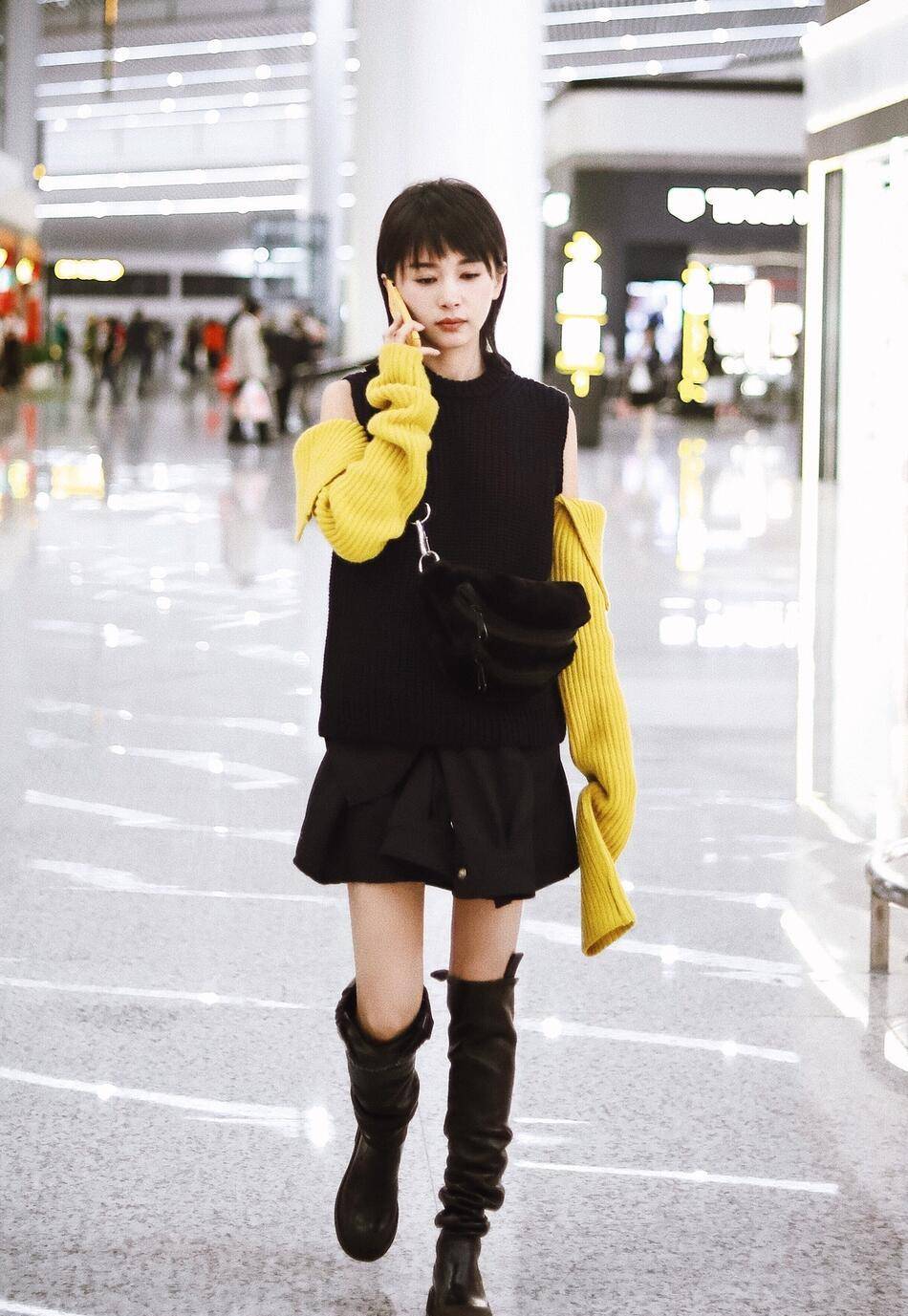 原创王子文真会玩为秀香肩故意把毛衣剪开效果惊艳一般人真穿不来