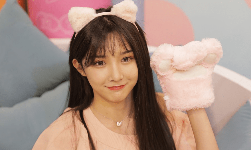 网红"abbily"首谈变性尴尬,手术半年后还在流血,不