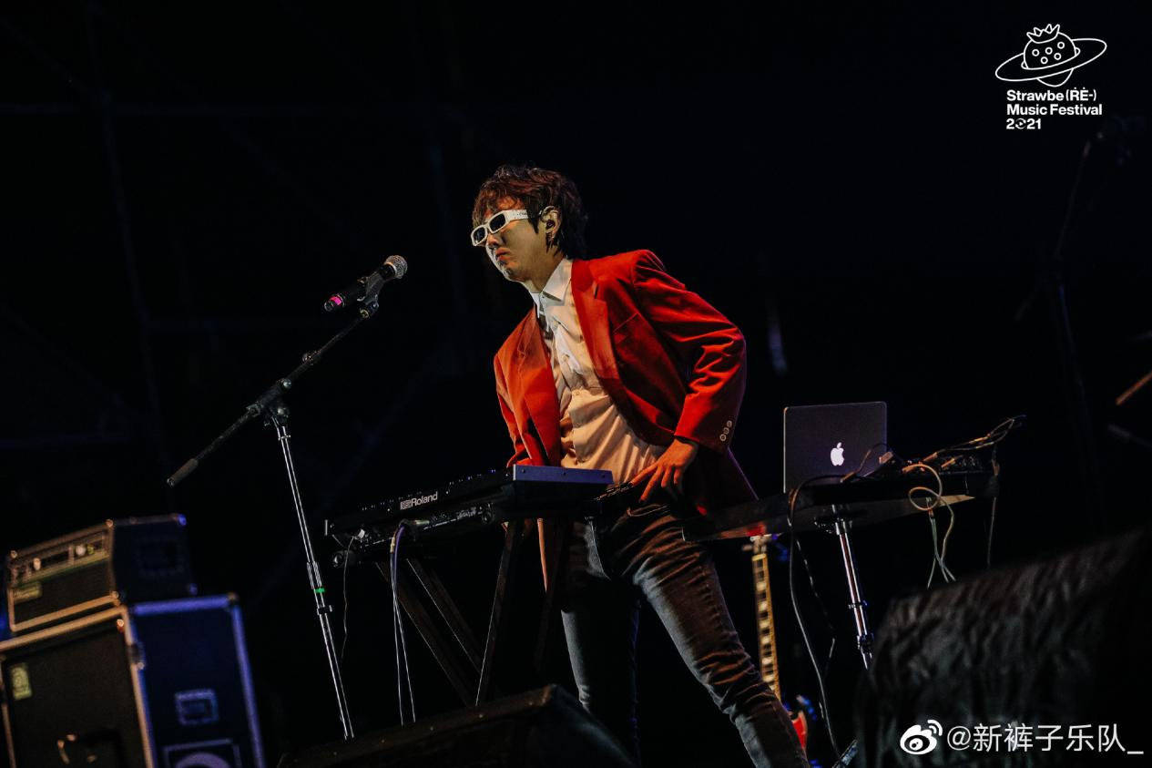 庞宽直播14天吃喝拉撒你看上瘾了没