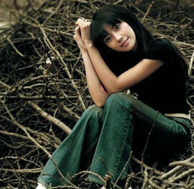 和影帝一见钟情,婚后19年从不做家务,年近50岁仍似少女_王丽萍_吴镇宇