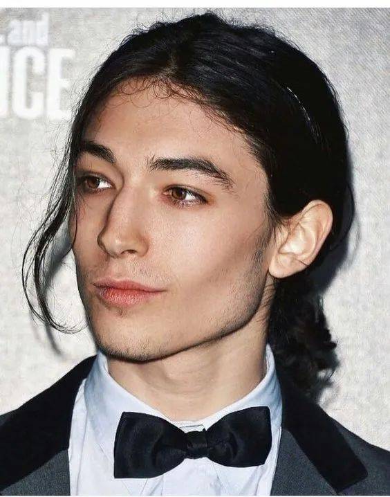 小孩_局子_埃兹拉·米勒