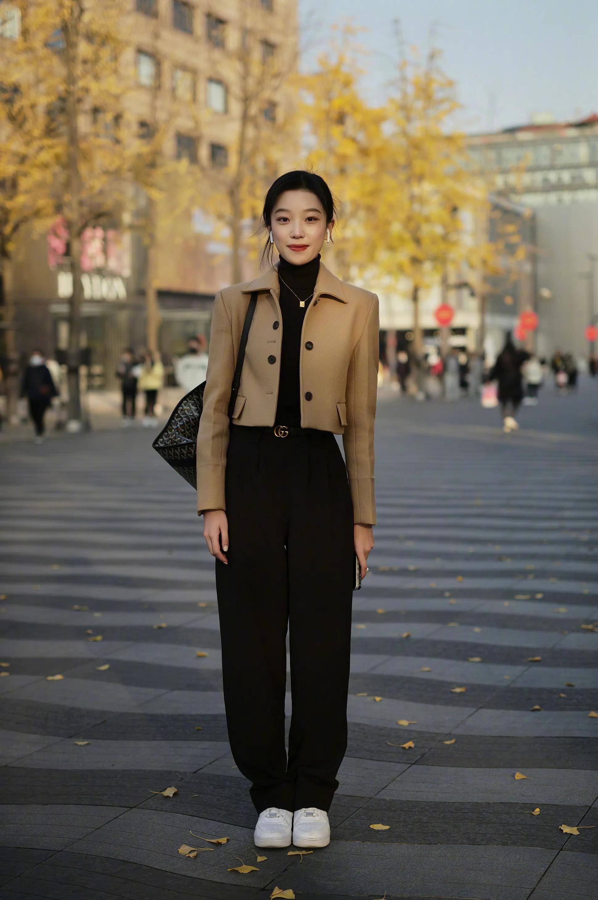 goyard必买十款包,戈雅goyard哪些包款最受欢迎?10组街拍穿搭告诉你