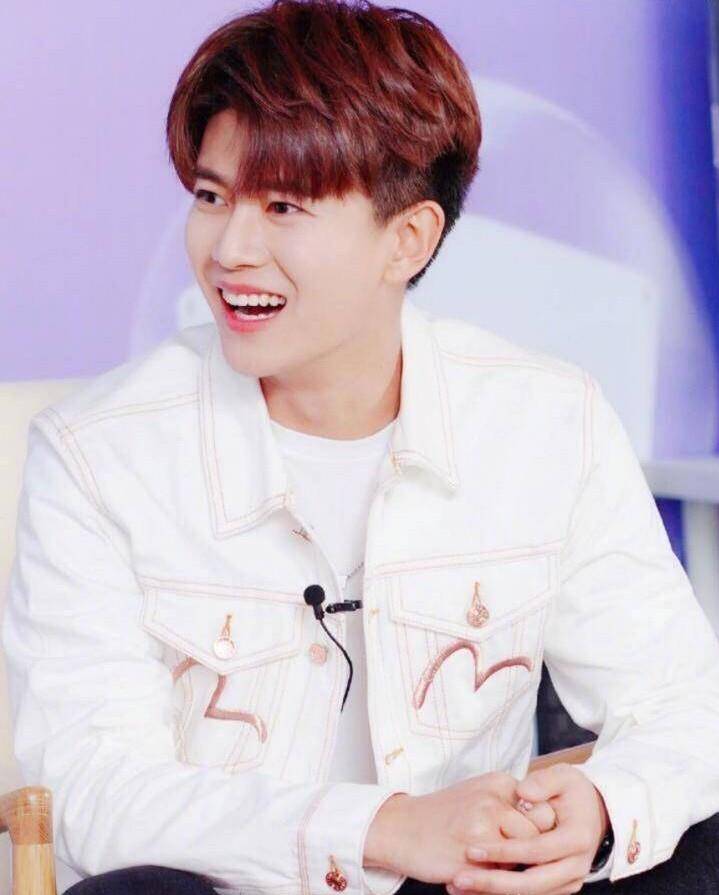 原创谁的笑容温暖了你的岁月惊艳了你的时光男明星笑容合集