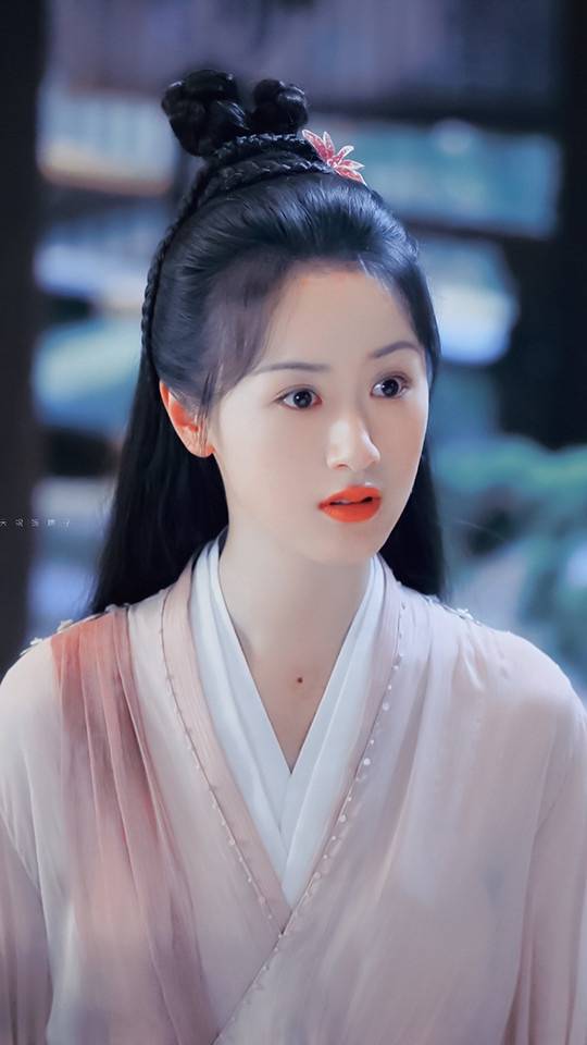 撩汉小天才,反差的形象让剧迷越追越喜欢,也因此成为袁冰妍的代表角色