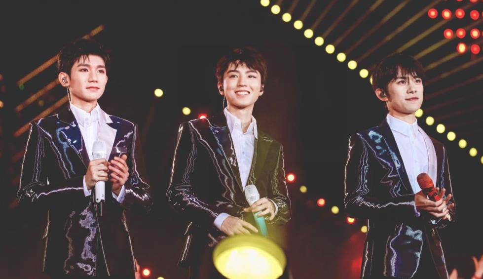 tfboys三只的话今年的舞台时间还是比较充裕的,合唱独唱都有,还与温拿