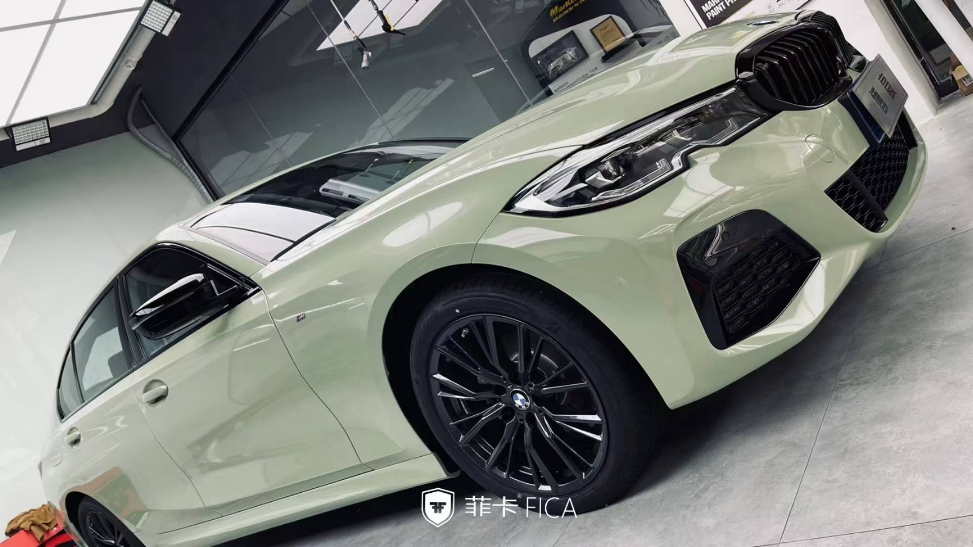 宝马325li菲卡改色膜卡其灰