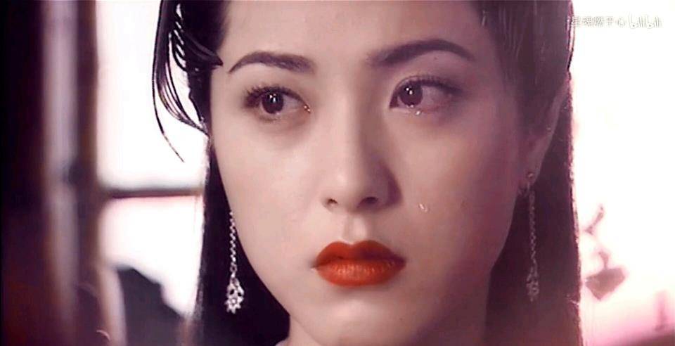 理发师2004年,在《月色撩人》中扮演华桦,在电影《》中扮演颜如玉.