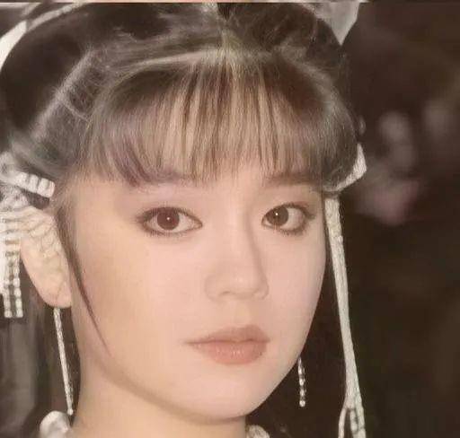 泼辣港星"畸形"母爱,与儿同床接吻,diss小s没儿子,打蓝洁瑛_狄莺_母亲