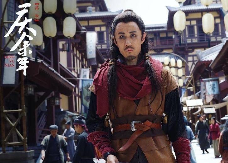 原创凭庆余年爆红的狼桃36岁留纹身骑机车满屏肌肉帅成型男