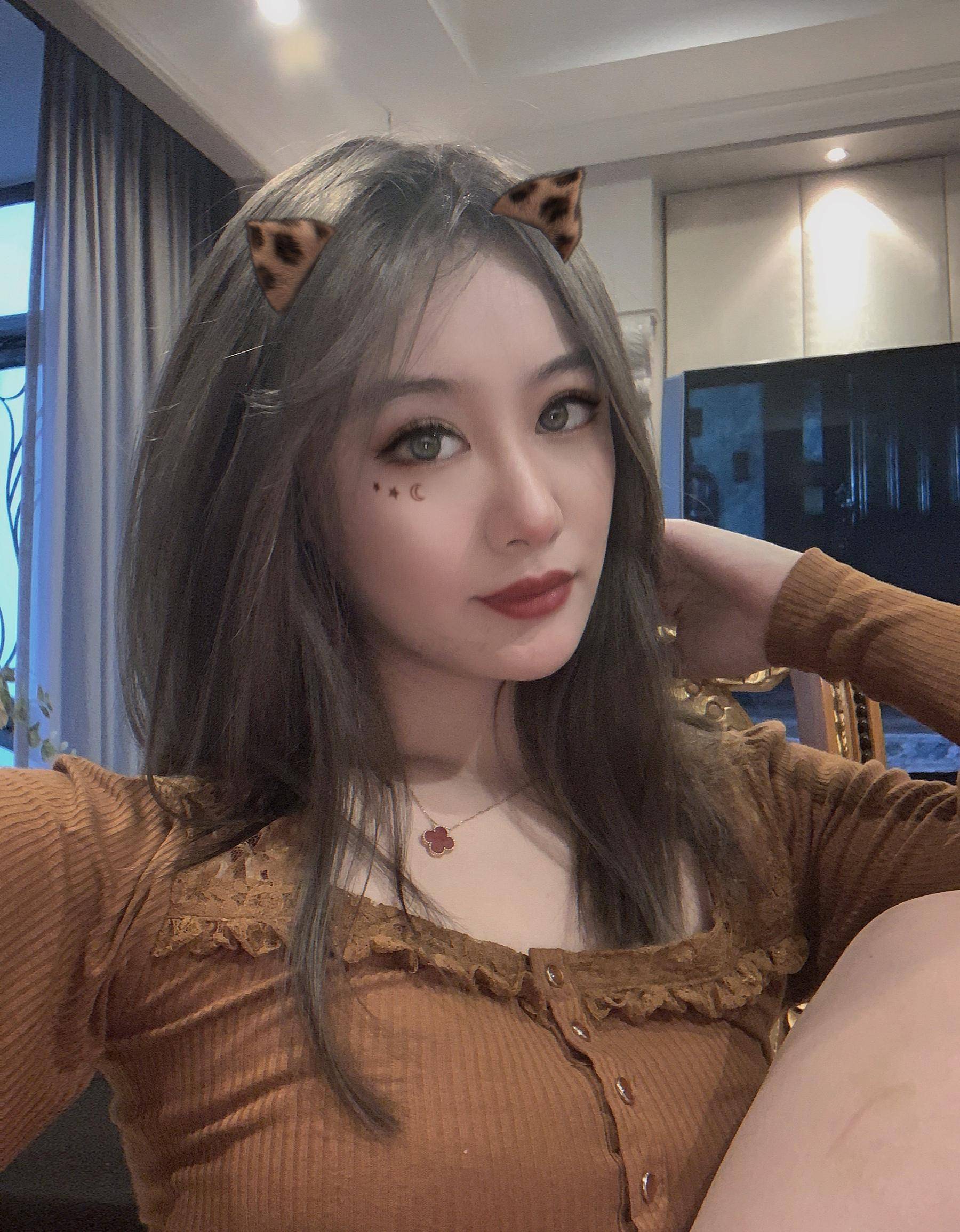 21岁大女儿与男友甜蜜恩爱,小女儿仅3岁最爱鹿晗_张梦瑾_范斯晶_中国