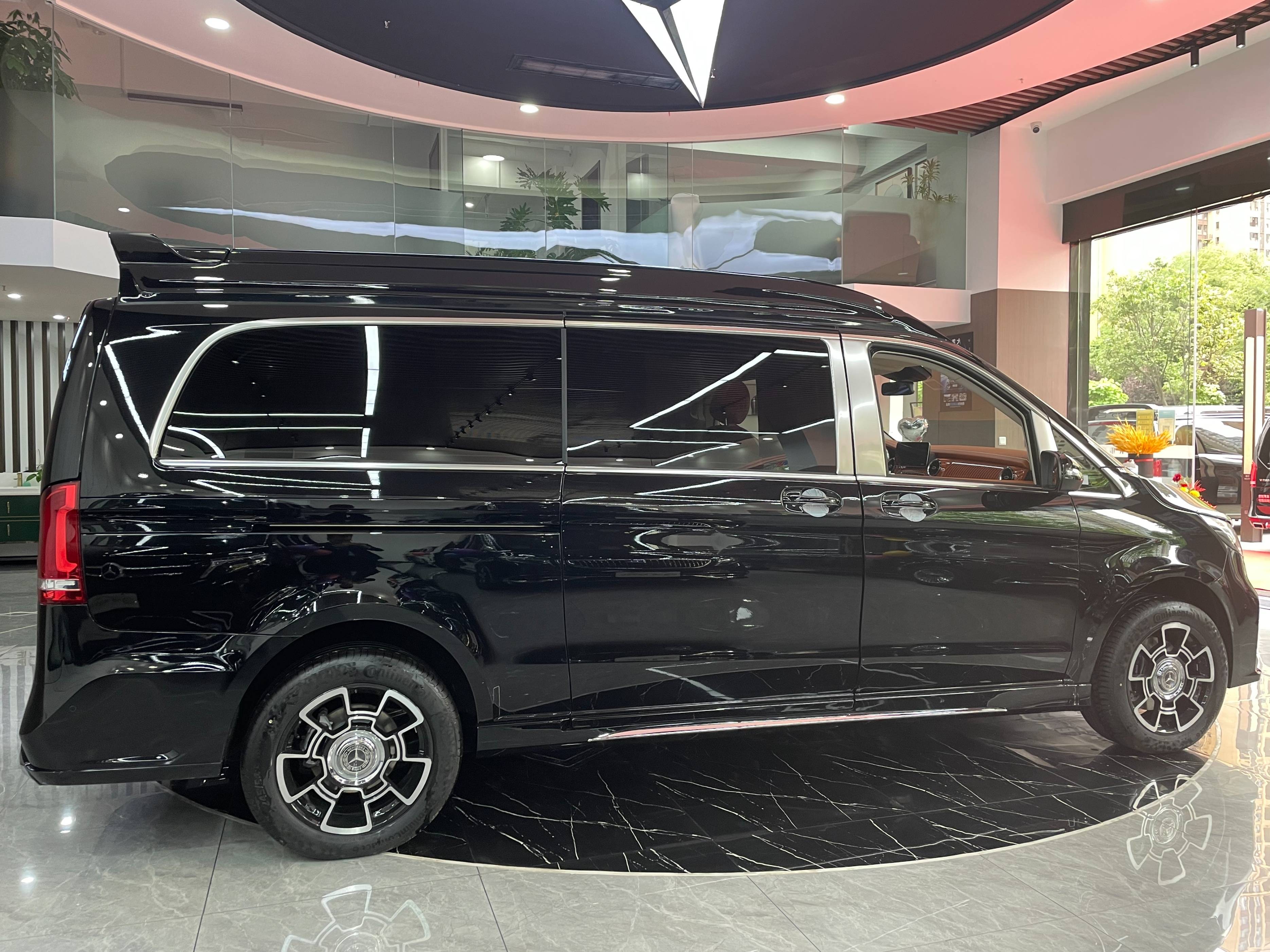 奔驰商务车中的王牌"星影vls900",劳斯莱斯幻影设计团队出品