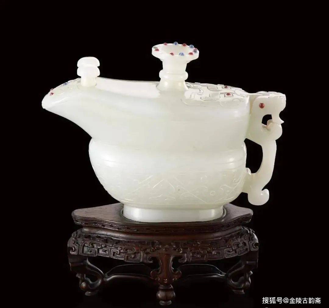 1095万元成交！有多少人认识这件造型特殊的玉器？_搜狐网