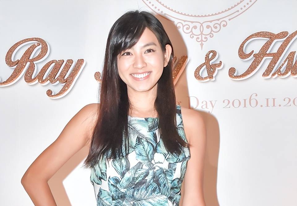 原创36岁女艺人陷入新恋情被爆拿前夫30万发文反驳那还工作干嘛