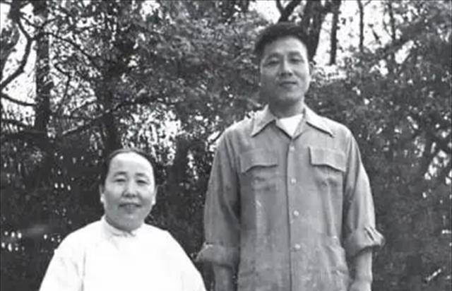 宋庆龄拒绝与孙中山合葬，直言：她陪我53年，我死后要和她葬一起