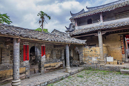 广西传统小众古村，历史悠久群山环绕，建筑保存完整景美人少