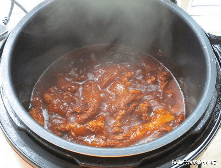 回味无穷的茄汁陈皮牛筋 营养美味 全在这盘牛筋里 做起来吧 番茄 草果 调整 回味无穷的茄汁陈皮牛筋 营养美味 全在这盘牛筋里 做起来吧 番茄 草果 调整