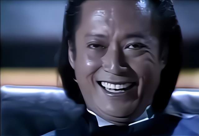 原创大恶人方刚庆74岁生日戴大翡翠太富贵拒绝儿孙到港台念书