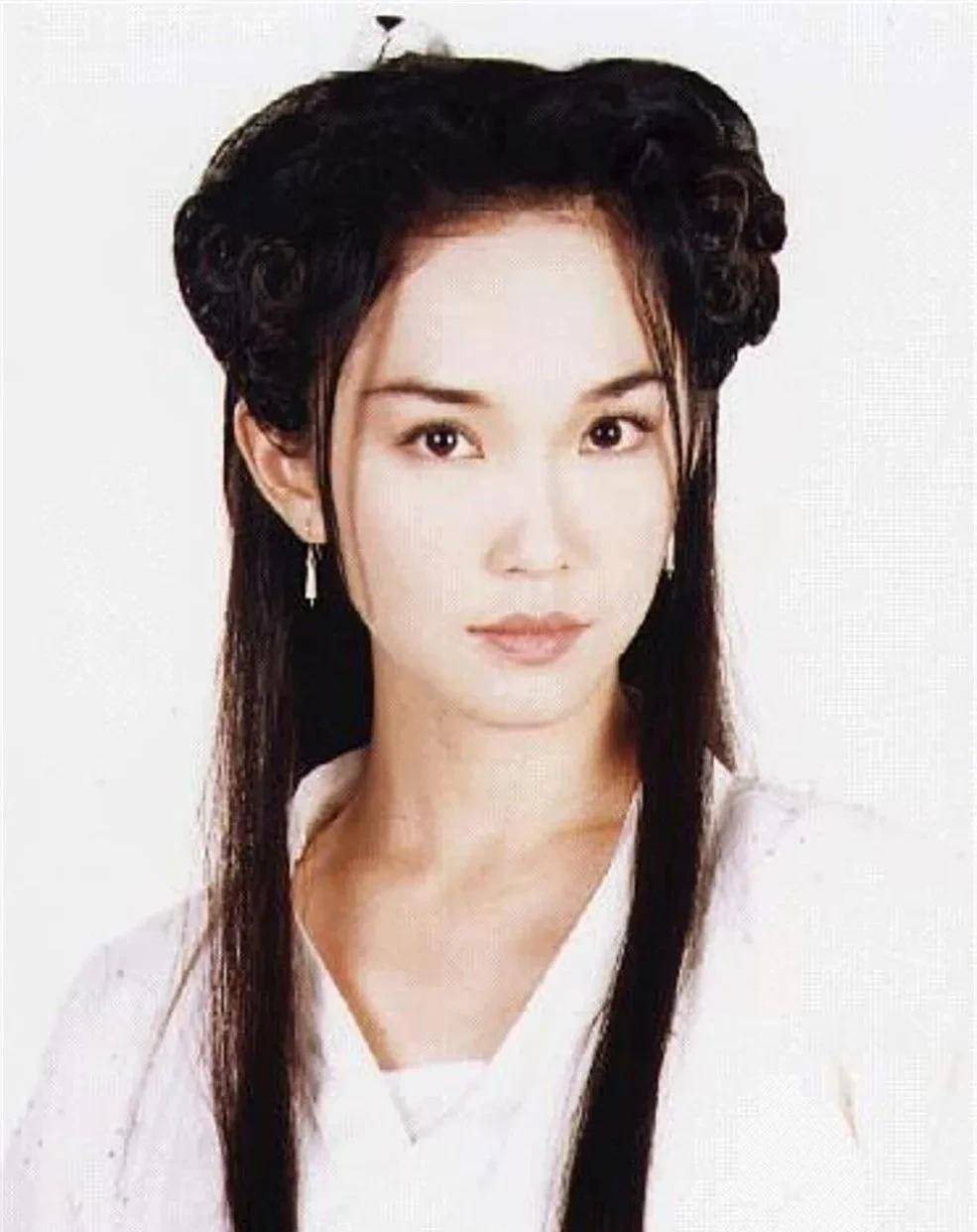 具体范文芳有没有整过容,这个事情还是交给专业的人士来分析吧～图源