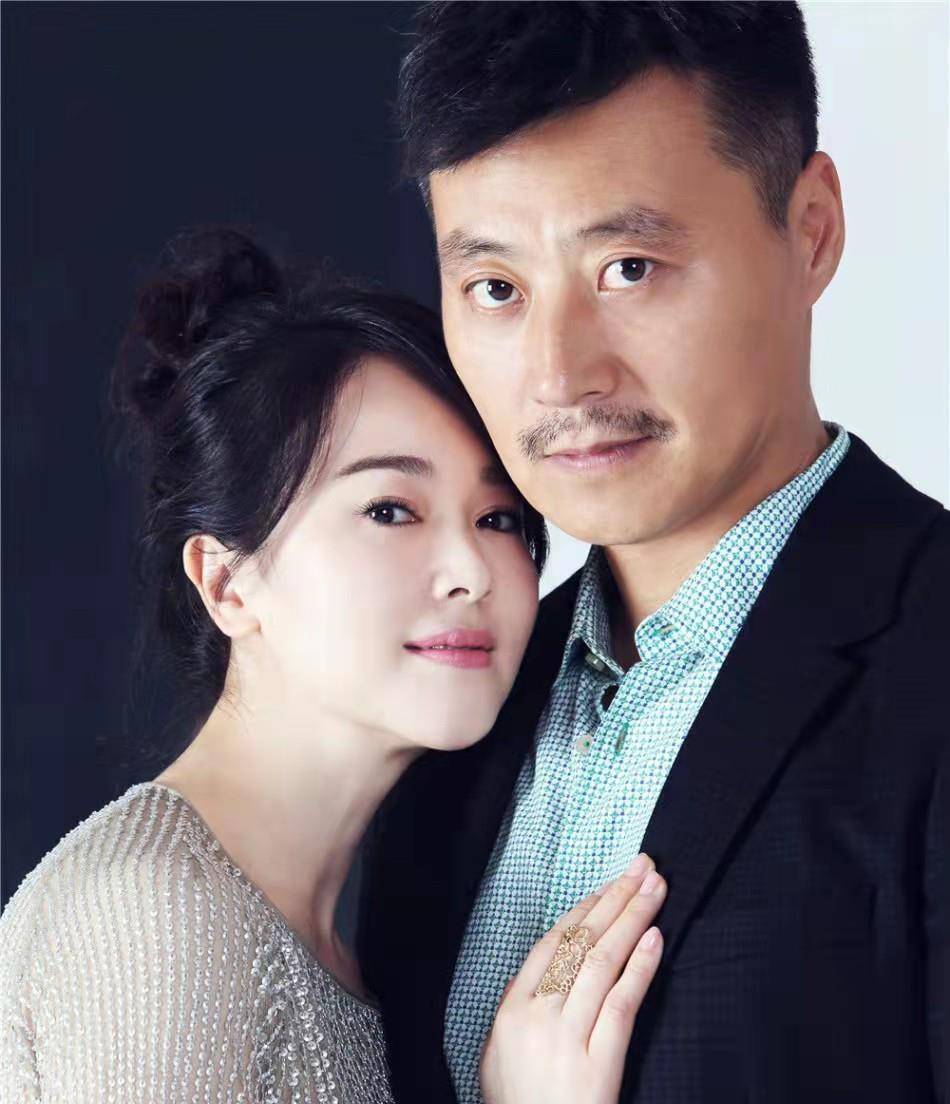 任程伟老婆黄蕾近照图片