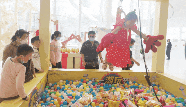 湖南华侨城礼献全城五一潮趣嘉年华欢乐落幕