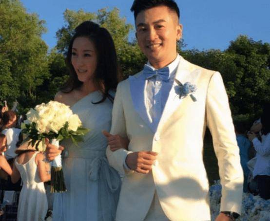 原创她是48岁苏有朋的妻子结婚17年如此低调长相不比明星差
