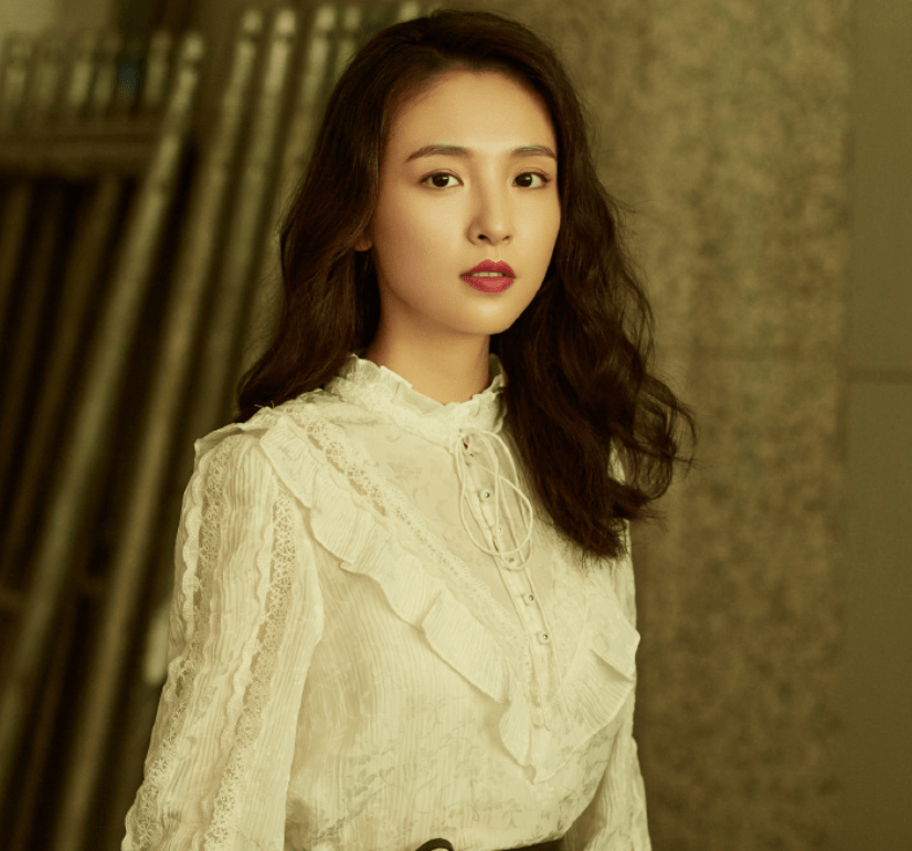 原创吴倩近照变化太大眼睛脸颊都凹陷进去哪像28岁的样子