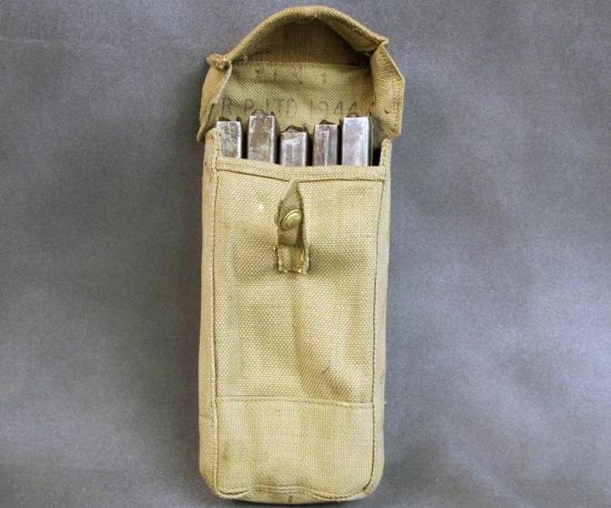 英军的弹药袋二战英军的步兵班长一般会持有一挺司登冲锋枪,携带至少5