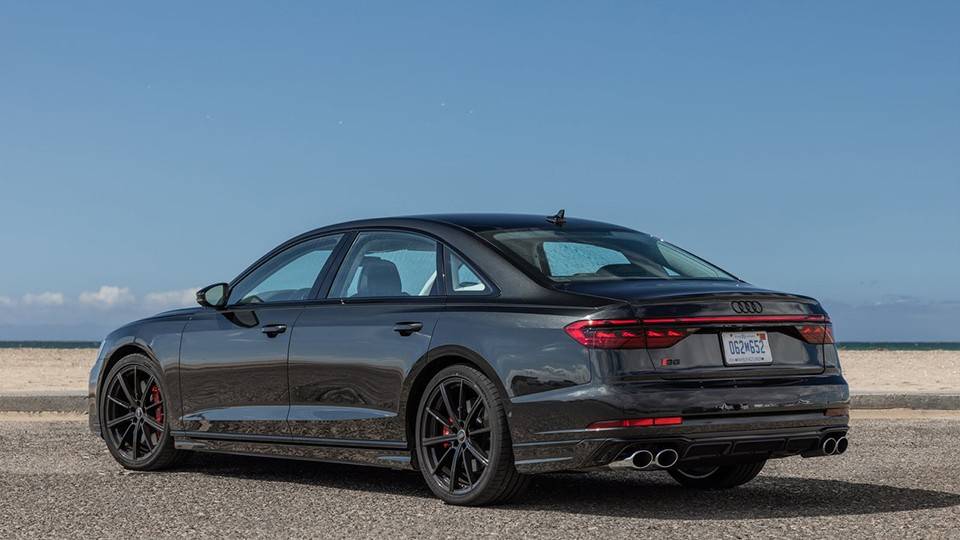 黑武士化的奥迪s8更帅了 却缺少了一丝经典的味道_搜狐汽车_搜狐网