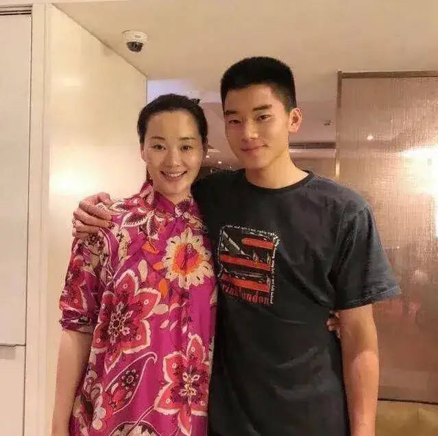 林依轮生命中的两个女人前妻帮他成名现任助他成亿万富翁