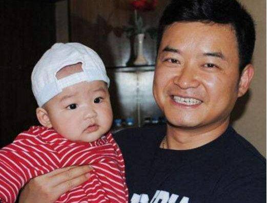 15年才结束爱情长跑,今44岁把妻子宠成公主_生活_节目_李佳明