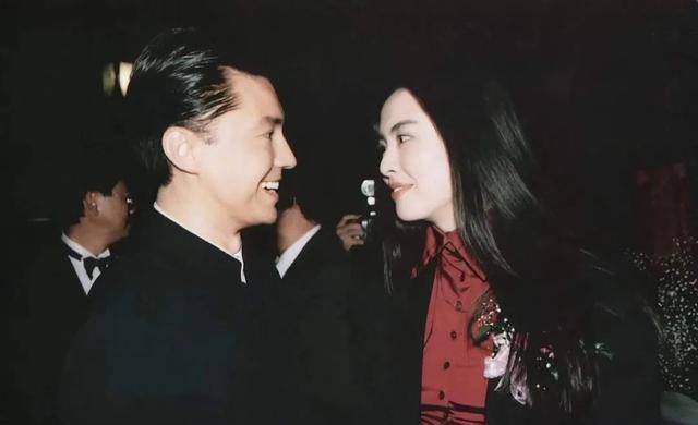 一代男神尊龙,全球最美50人之一,他不知来处,是个可怜的孤儿_女人