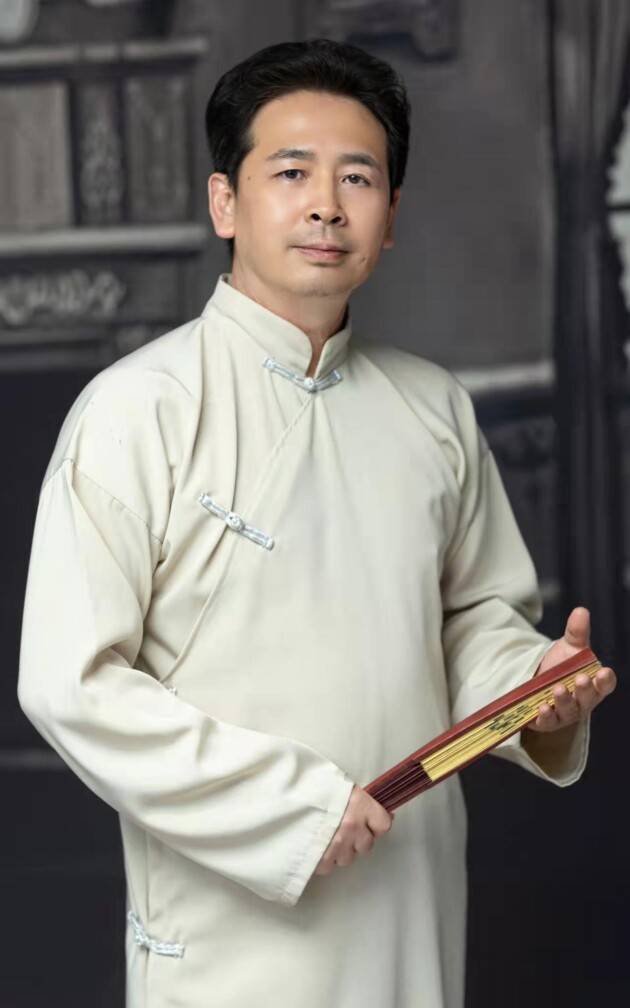 李粟在第七届星耀文学奖全国诗词大赛中获得状元