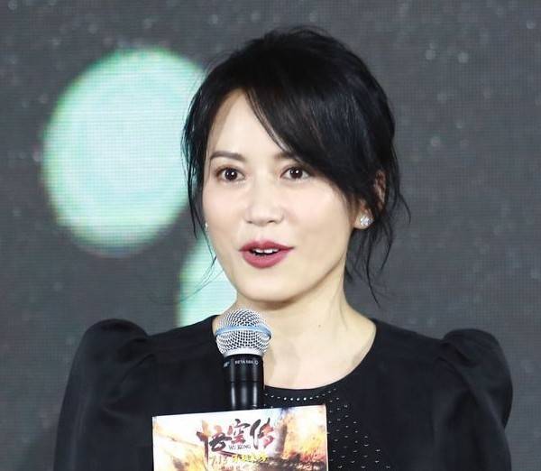 她是中國女導演出道至今零緋聞46歲仍未結婚